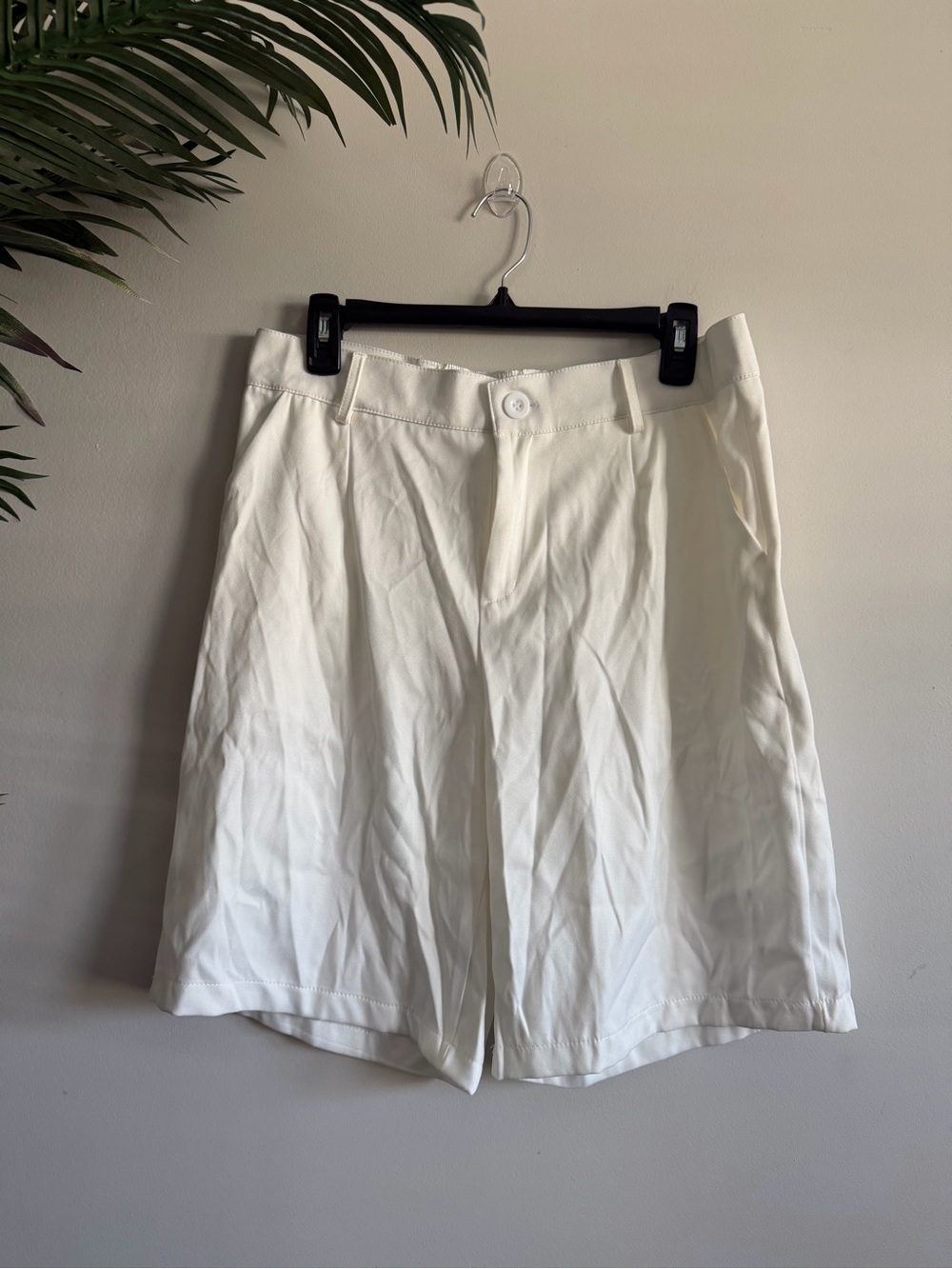 Source Unknown Cream Tailored Bermuda Shorts